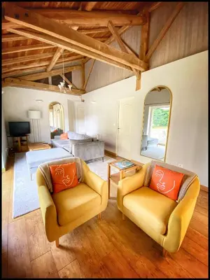 Coin salon dans l'établissement La Grange charentaise