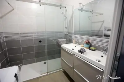 Salle de bains dans l'établissement Nest - Maison Rénovée, Parking gratuit, Fibre