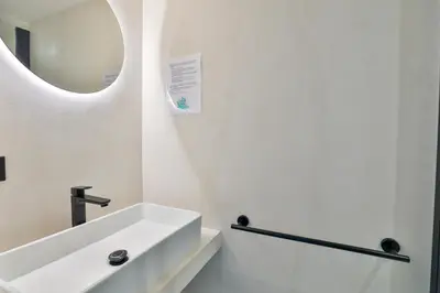 Salle de bains dans l'établissement L'Arche #Climatisation #4pers