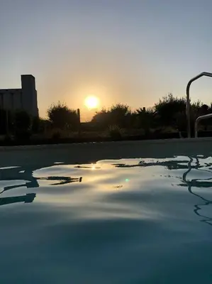 Piscine de l'établissement Les Volets Bleus ou située à proximité