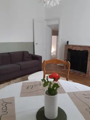 Coin salon dans l'établissement Charmante maison de ville avec le calme de la campagne