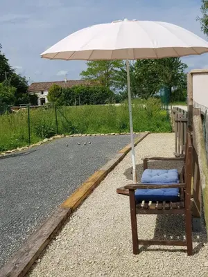 Plan de l'établissement Maison Charentaise avec piscine et boulodrome