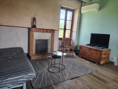 Télévision ou salle de divertissement dans l'établissement La Glane at Le Maingaud