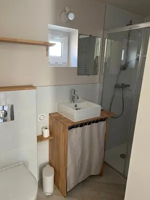 Salle de bains dans l'établissement Cottage 50m de la plage
