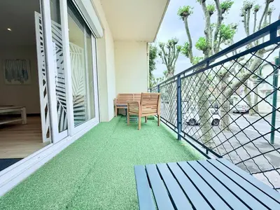 Balcon ou terrasse dans l'établissement L'instant Chatel - 5-min de la plage