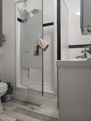 Salle de bains dans l'établissement Studio non fumeur en rez-de-chaussée
