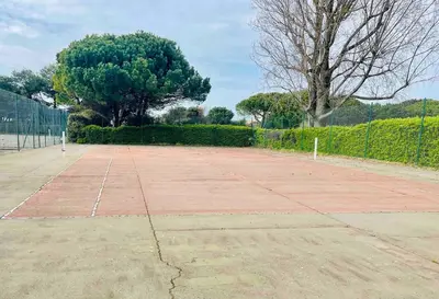 Tennis ou squash au sein de l'appartement ou à proximité