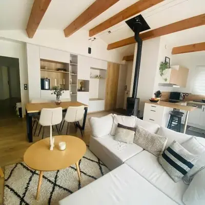 Maison calme avec grande chambre et salon