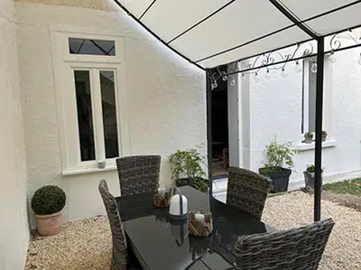 Coin salon dans l'établissement Les Saules