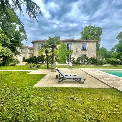Grande maison familiale avec piscine chauffée