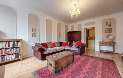 Coin salon dans l'établissement Awesome Home In Saint-Simon With Wifi