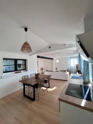 Cuisine ou kitchenette dans l'établissement Maison individuelle 60m2