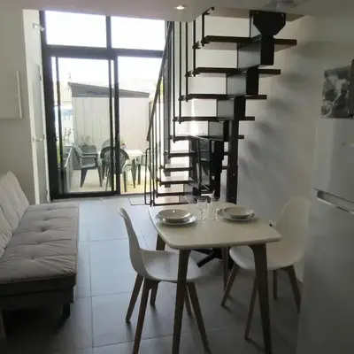 Maisonnette avec terrasse et parking
