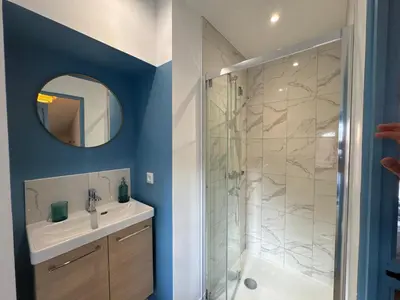 Salle de bains dans l'établissement La Maison D'isaure 6 personnes Parthenay centre