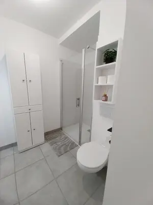 Salle de bains dans l'établissement Studio cosy et sa terrasse