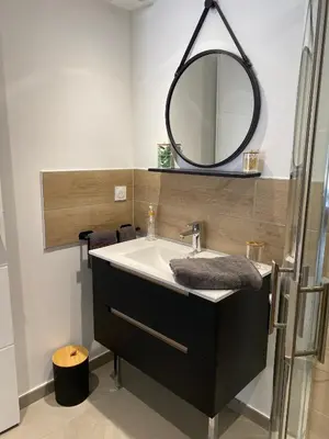 Salle de bains dans l'établissement Duplex en pays mélusin