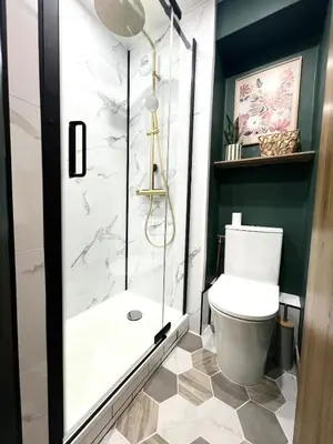 Salle de bains dans l'établissement Le cosy du Futuroscope