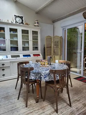 Cuisine ou kitchenette dans l'établissement La Maison Blanche – Plage et centre