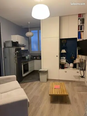 Cuisine ou kitchenette dans l'établissement Appartement cosy en plein-centre historique