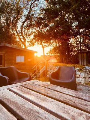 Lever ou coucher de soleil vu de le lodge ou à proximité
