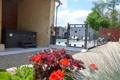 Piscine de l'établissement Le gite du manoir ou située à proximité