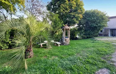 Jardin de l'établissement Gorgeous Home In Dompierre-Sur-Charente