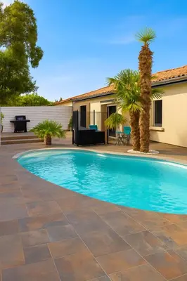 Piscine de l'établissement la Rochelle et pays d'Aunis - Villa détente - Entre terre et mer ou située à proximité