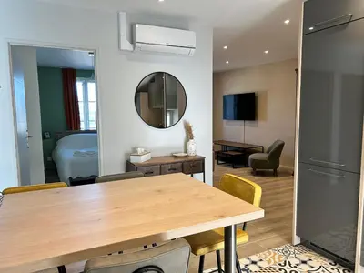 Télévision ou salle de divertissement dans l'établissement Appartement centre de Poitiers