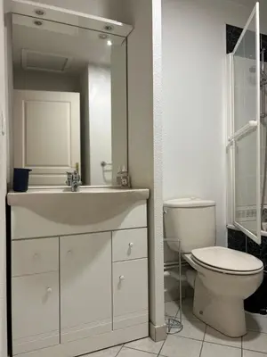Salle de bains dans l'établissement Le Patis