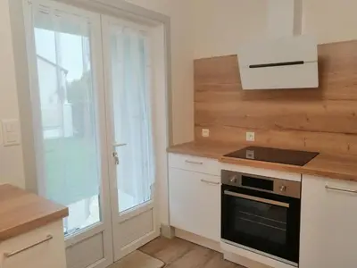 Cuisine ou kitchenette dans l'établissement Magnifique studio neuf et indépendant à la campagne