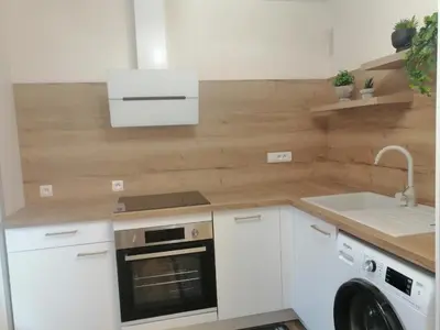 Cuisine ou kitchenette dans l'établissement Magnifique studio neuf et indépendant à la campagne