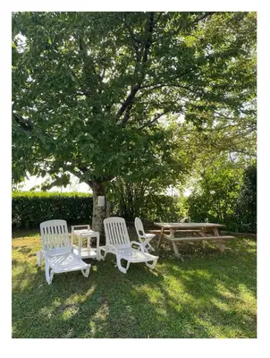 Jardin de l'établissement Appartement calme