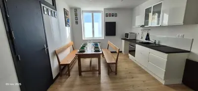 Cuisine ou kitchenette dans l'établissement Gites Le Saint Martin Le Convivial 6-8 people