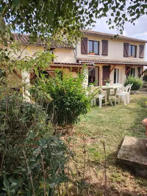 Jardin de l'établissement Le Gite de l'Alambic