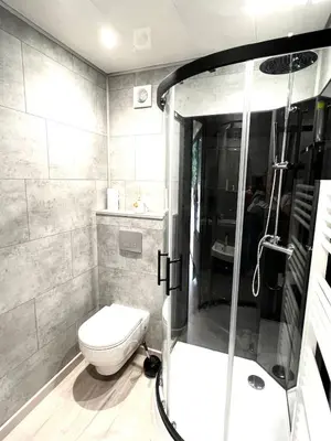 Salle de bains dans l'établissement Insolite - Conteneur amenagé