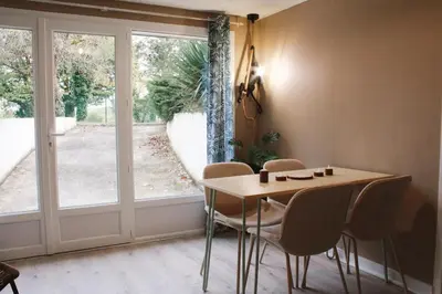 Plan de l'établissement Appartement Jungle Cosy - Bureau & Fibre - 10min du Futuroscope