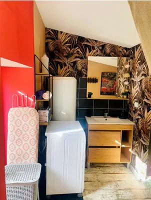 Cuisine ou kitchenette dans l'établissement Charmante petite maison avec jardin et parking-Niort Centre