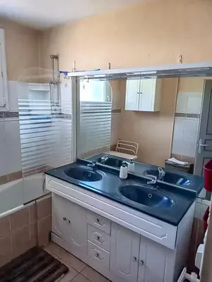 Cuisine ou kitchenette dans l'établissement Pavillon du Capitaine -25min Parc-By R&G