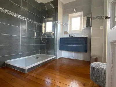 Salle de bains dans l'établissement Le Relais d'Angély