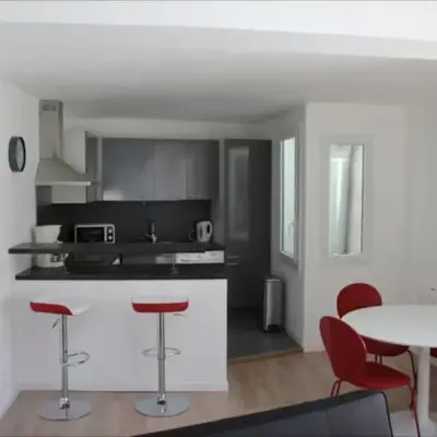 40 m apartment facing the Old Port of La Rochelle