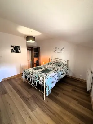 Un ou plusieurs lits dans un hébergement de l'établissement Grand Gîte Vivonne 8 personnes, Terrasse, Confort, babyfoot