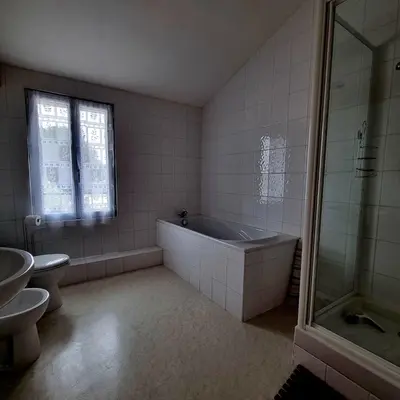 Salle de bains dans l'établissement Gîte spacieux
