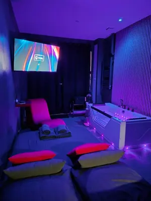 Télévision ou salle de divertissement dans l'établissement Studio Balnéo Bord de mer Fouras - 800m de la plage