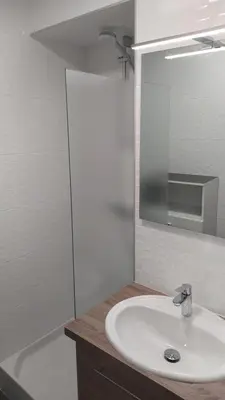 Salle de bains dans l'établissement Très bel appartement 2 étoiles avec vue sur le port