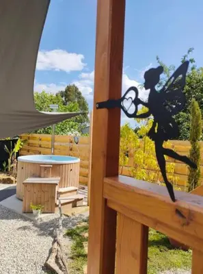 Jardin de l'établissement la roulotte D'elfes
