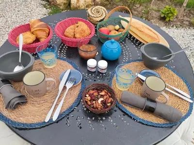 Nourriture dans la tente de luxe ou à proximité