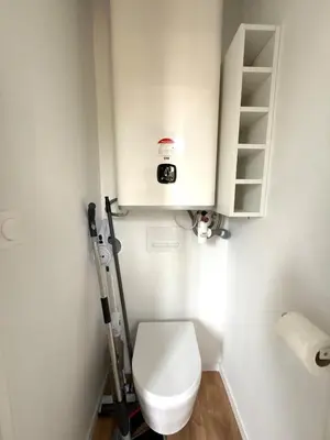 Salle de bains dans l'établissement Le Nid avec cour paratagée
