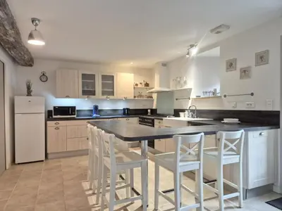 Cuisine ou kitchenette dans l'établissement La Charmésienne
