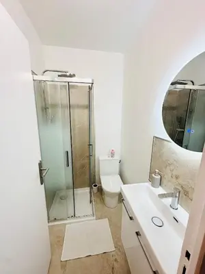 Salle de bains dans l'établissement Premium T2 centre ville, 15 min futuroscope