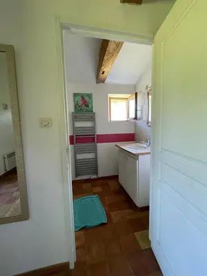 Un ou plusieurs lits dans un hébergement de l'établissement Charmant gîte à la campagne ! Avec 2 SDB